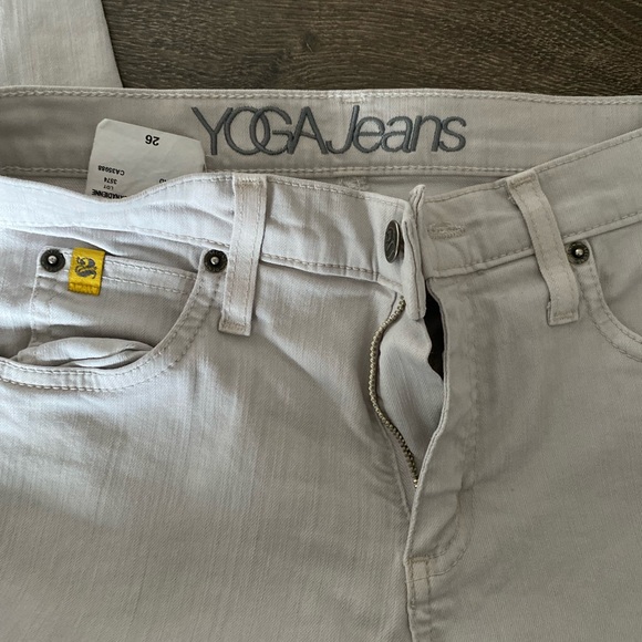 Yoga Jeans Cropped Jeans - Picture 3 of 3